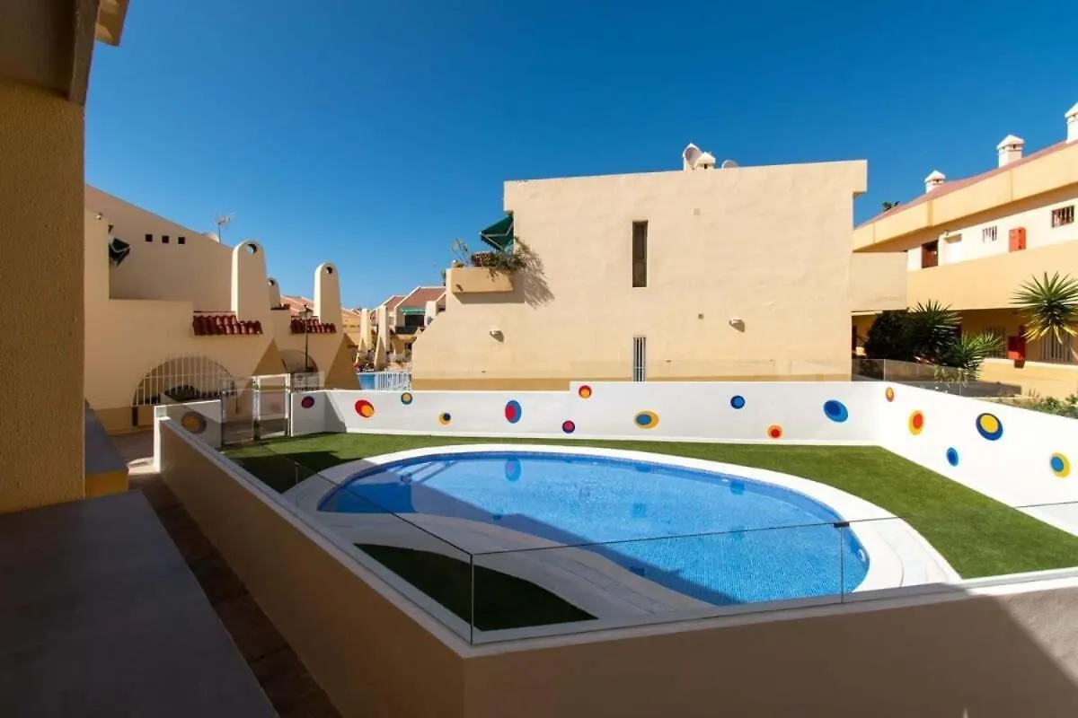 Sunny Pool Patio - 2 Bedrooms 2 Baths Costa Adeje  0*, Costa Adeje (Tenerife)
