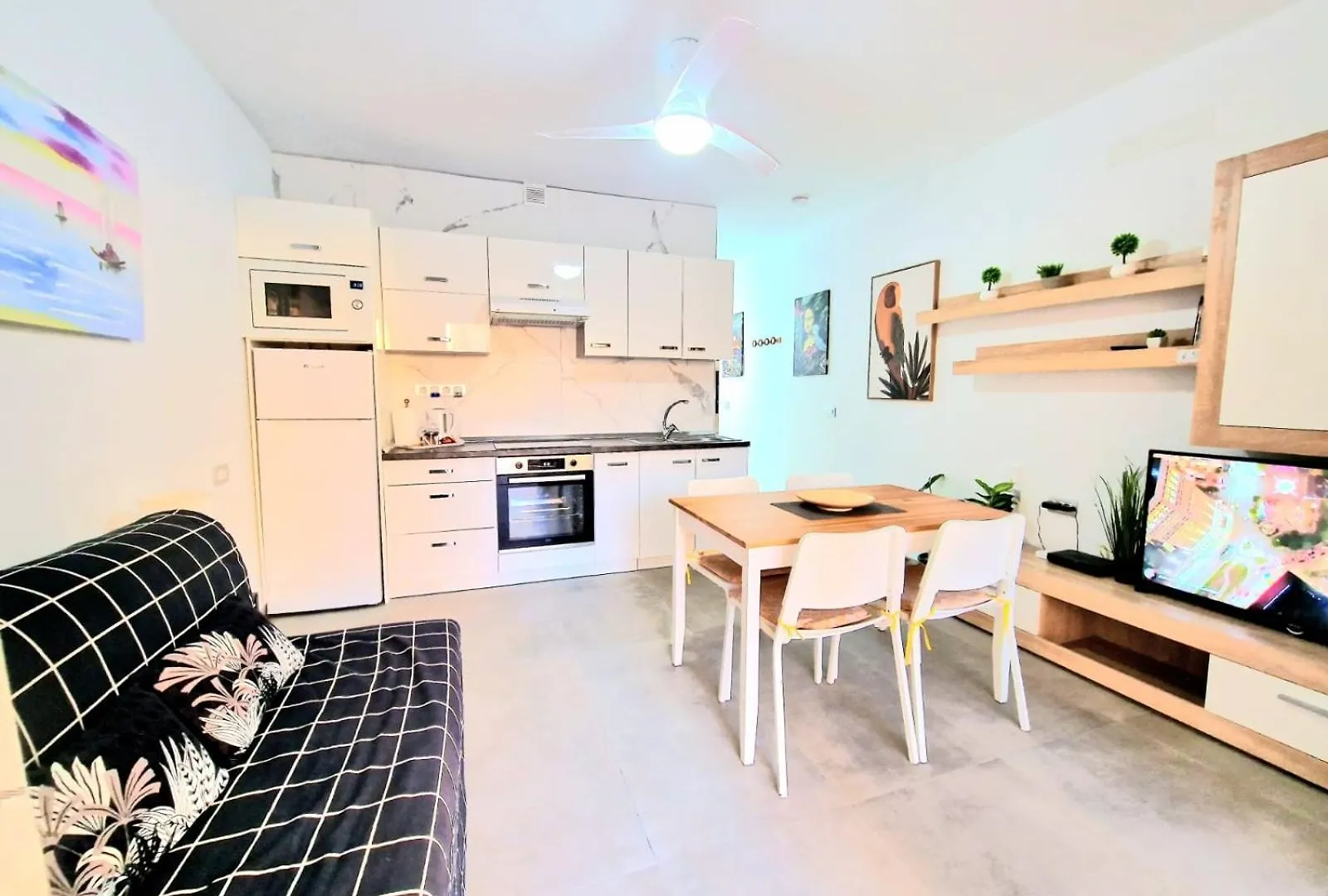 Sunny Pool Patio - 2 Bedrooms 2 Baths Costa Adeje  Spanje